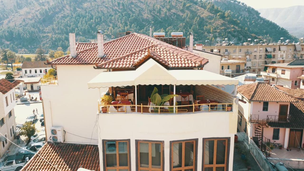 Hotel Pasarela Berat Exterior foto
